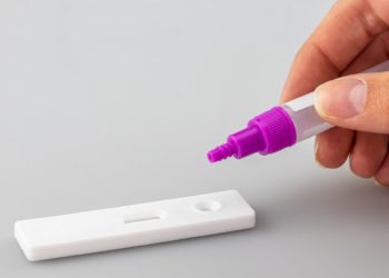 Testes rápidos de antigénio vão continuar a ser comparticipados em setembro