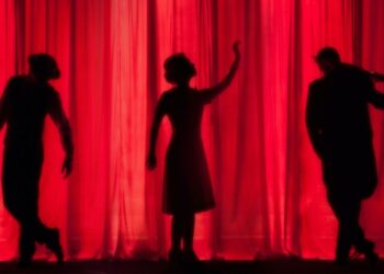 TEATRO NO SÁTÃO DIA 30 DE ABRIL