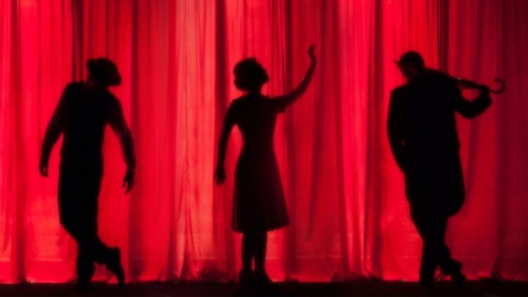 TEATRO NO SÁTÃO DIA 30 DE ABRIL