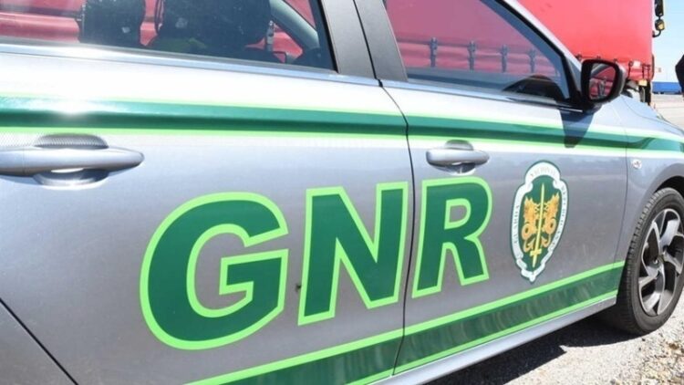 Mulher encontrada morta dentro de carro no rio Criz em Santa Comba Dão